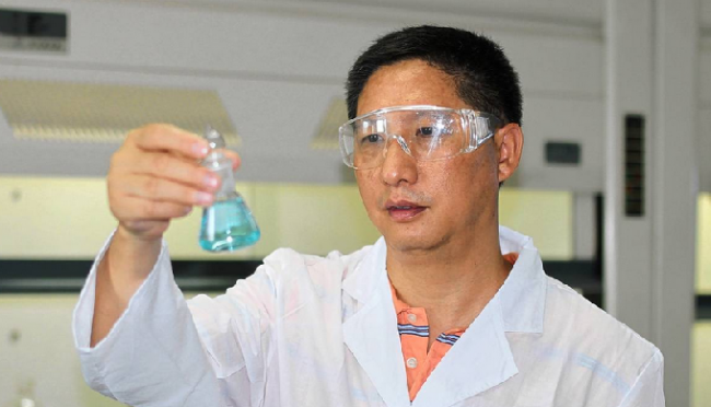 онколог проводит исследования